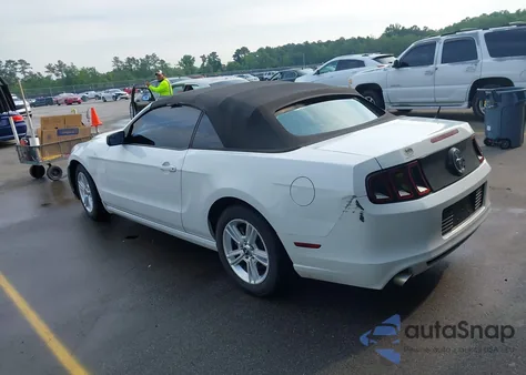 2014 Ford Mustang V6 из США, поврежденный, VIN 1ZVBP8EM2E5208550